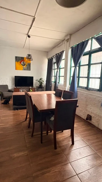 Casa de adobe en excelente estado. Sexta sección