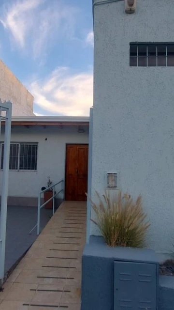 VENTA CASA BAÑOS ADAPTADOS CONSULTORIO GUAYMALLÉN